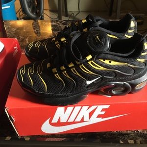 Nike air max Black & yellow
